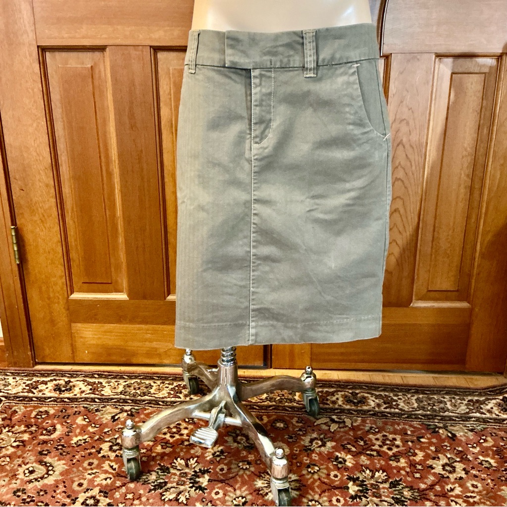 Gap Women's Olive Green Low Rise Pencil Skirt